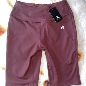 Ryderwear size M scrunch butt biker shorts maroon